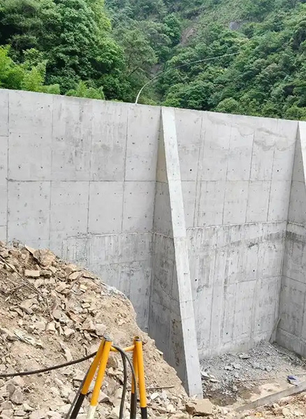 运城稷山县重力式挡土墙
